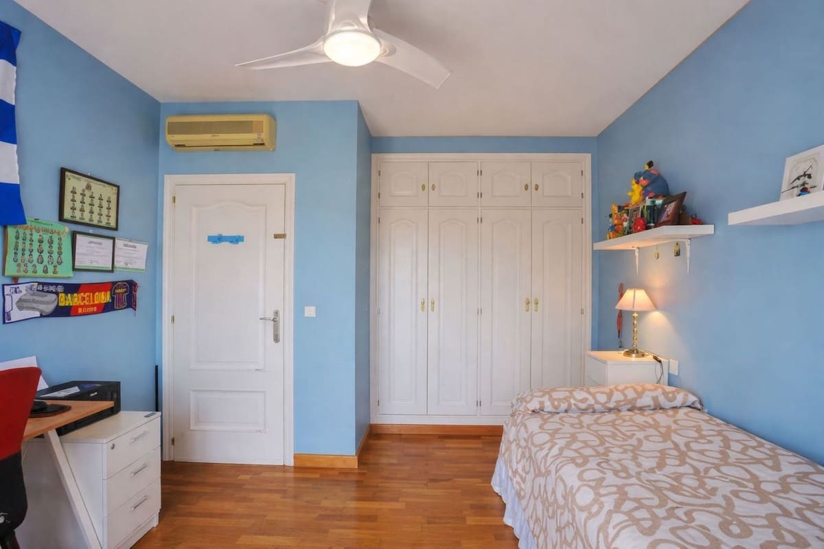 Chalet de 3 habitaciones en Guadalmina en venta con piscina garaje - 1.295.000 € (Ref: 9737220)