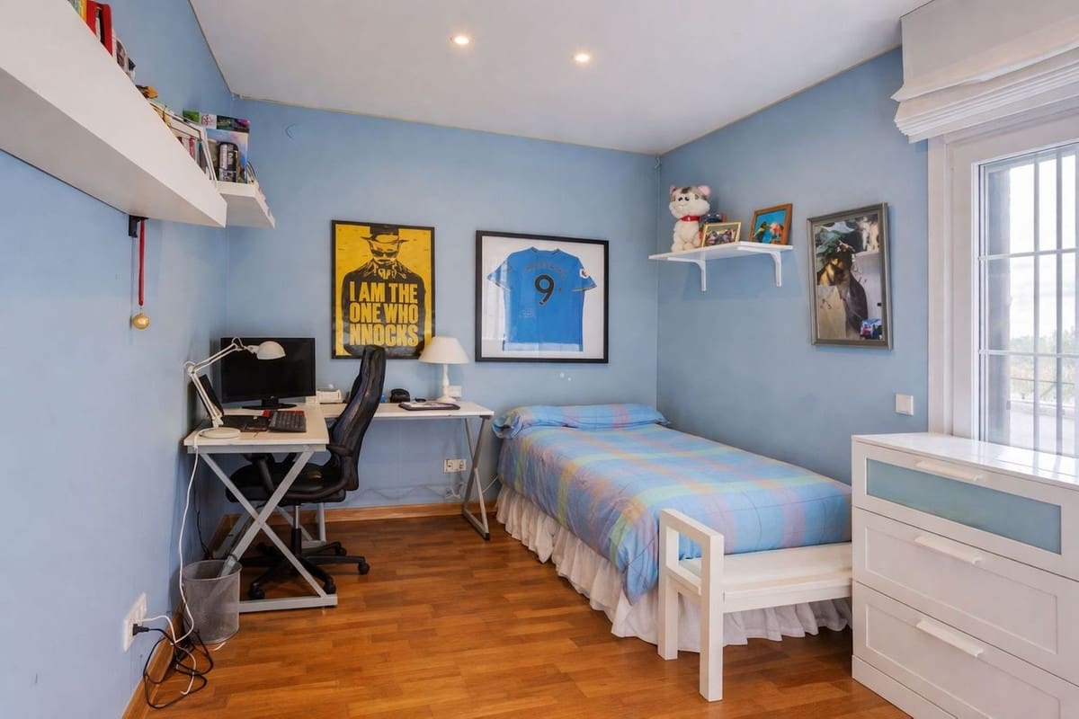 Chalet de 3 habitaciones en Guadalmina en venta con piscina garaje - 1.295.000 € (Ref: 9737220)