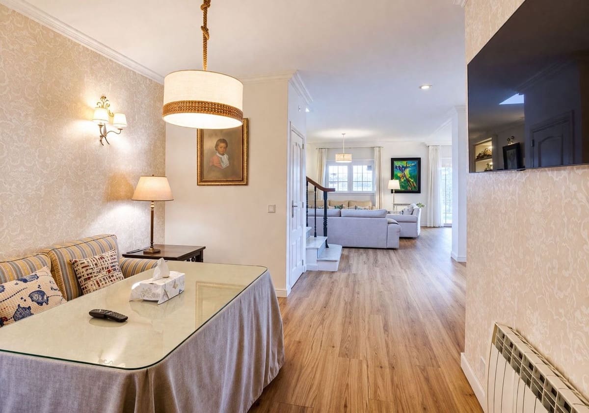 Chalet de 3 habitaciones en Guadalmina en venta con piscina garaje - 1.295.000 € (Ref: 9737220)