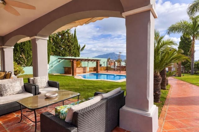 3 soverom Villa til salgs i Guadalmina, Marbella med svømmebasseng garasje - € 1 295 000 (Ref: 9737220)