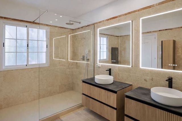 3 Zimmer Villa zu verkaufen in Guadalmina, Marbella mit Pool Garage - 1.295.000 € (Ref: 9737220)