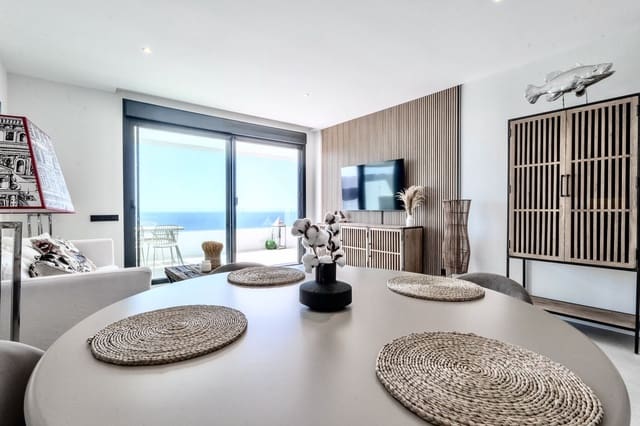 2 soverom Leilighet til salgs i Los Monteros, Marbella med svømmebasseng garasje - € 600 000 (Ref: 9753644)