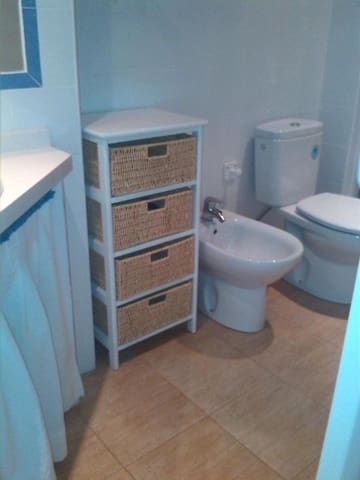 1 slaapkamer Appartement voor vakantieverhuur in Fuengirola met zwembad garage - € 1.000 (Ref: 9784540)