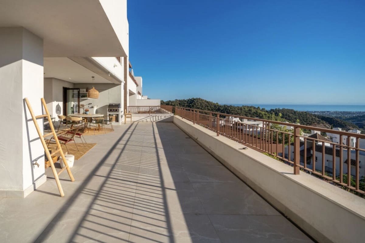 3 quarto Apartamento para venda em Istan com piscina garagem - 1 195 000 € (Ref: 9787905)