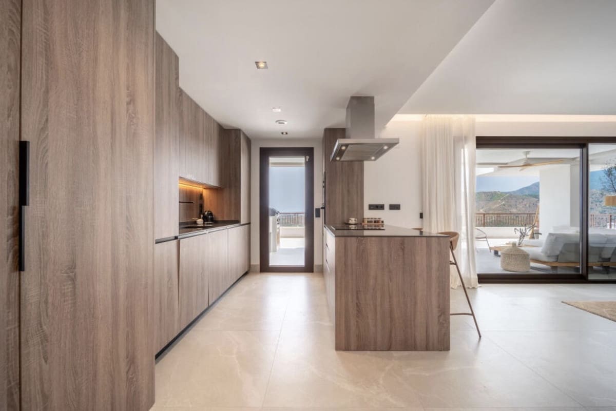 3 quarto Apartamento para venda em Istan com piscina garagem - 1 195 000 € (Ref: 9787905)