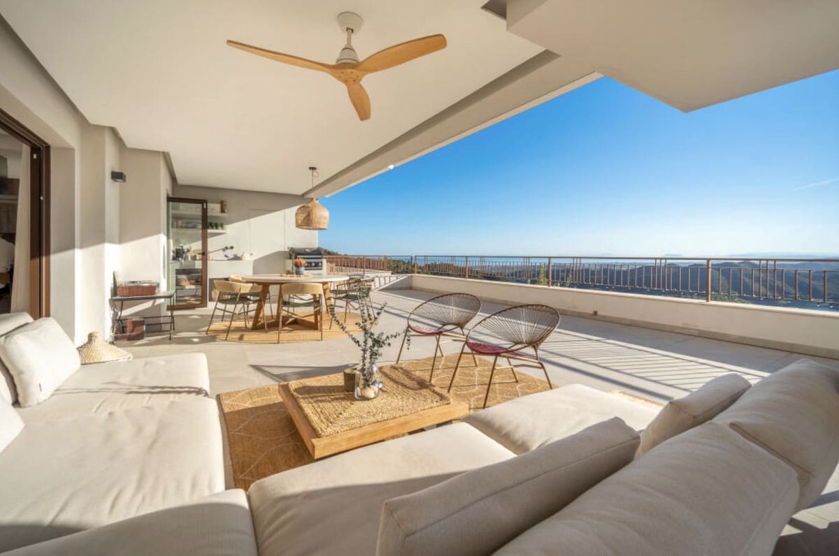 3 quarto Apartamento para venda em Istan com piscina garagem - 1 195 000 € (Ref: 9787905)