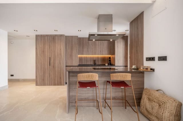 3 quarto Apartamento para venda em Istán com piscina garagem - 1 195 000 € (Ref: 9787905)