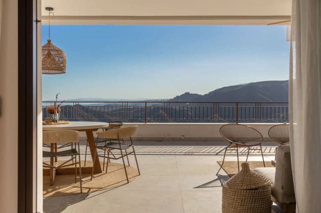 3 quarto Apartamento para venda em Istán com piscina garagem - 1 195 000 € (Ref: 9787905)