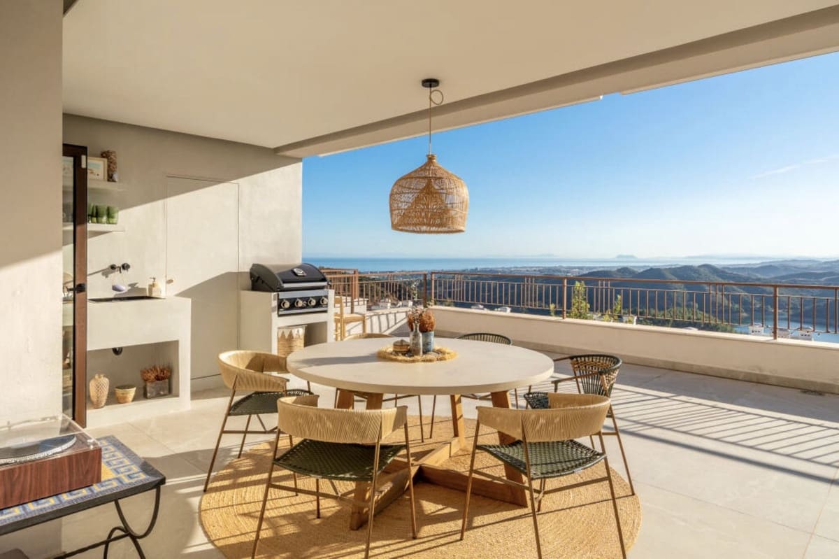 3 quarto Apartamento para venda em Istan com piscina garagem - 1 195 000 € (Ref: 9787905)