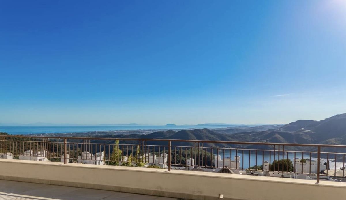 3 quarto Apartamento para venda em Istan com piscina garagem - 1 195 000 € (Ref: 9787905)