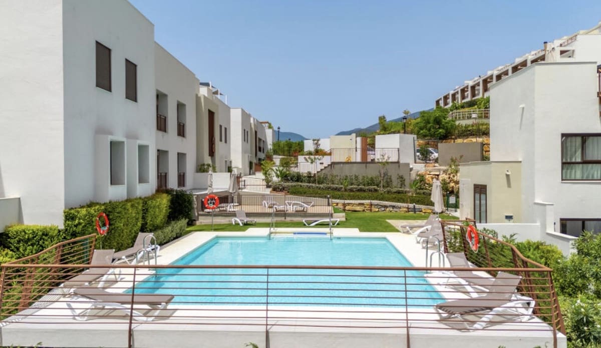 3 quarto Apartamento para venda em Istan com piscina garagem - 1 195 000 € (Ref: 9787905)