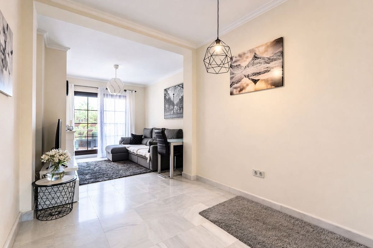 2 makuuhuone Huoneisto myytävänä paikassa Estepona mukana uima-altaan 
autotalli - 450 000 € (Ref: 9789661)