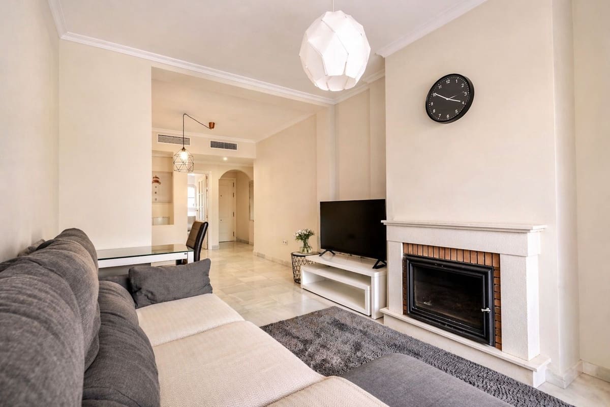 2 makuuhuone Huoneisto myytävänä paikassa Estepona mukana uima-altaan 
autotalli - 450 000 € (Ref: 9789661)