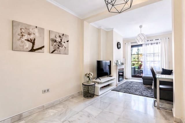 Apartamento de 2 habitaciones en Estepona en venta con piscina garaje - 450.000 € (Ref: 9789661)