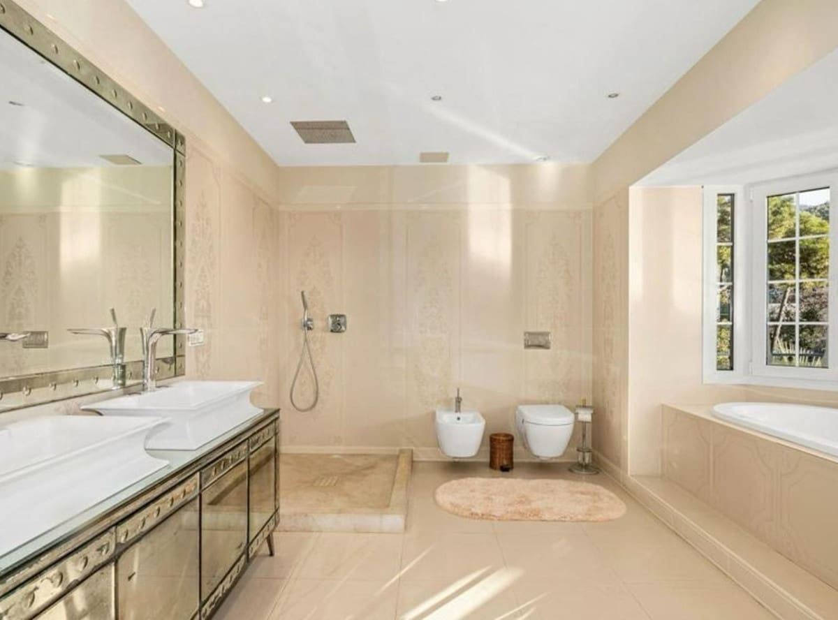 9 slaapkamer Villa te koop in Marbella met zwembad garage - € 9.900.000 (Ref: 9805922)