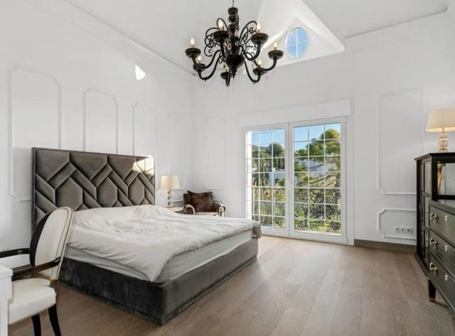 9 slaapkamer Villa te koop in Marbella met zwembad garage - € 9.900.000 (Ref: 9805922)