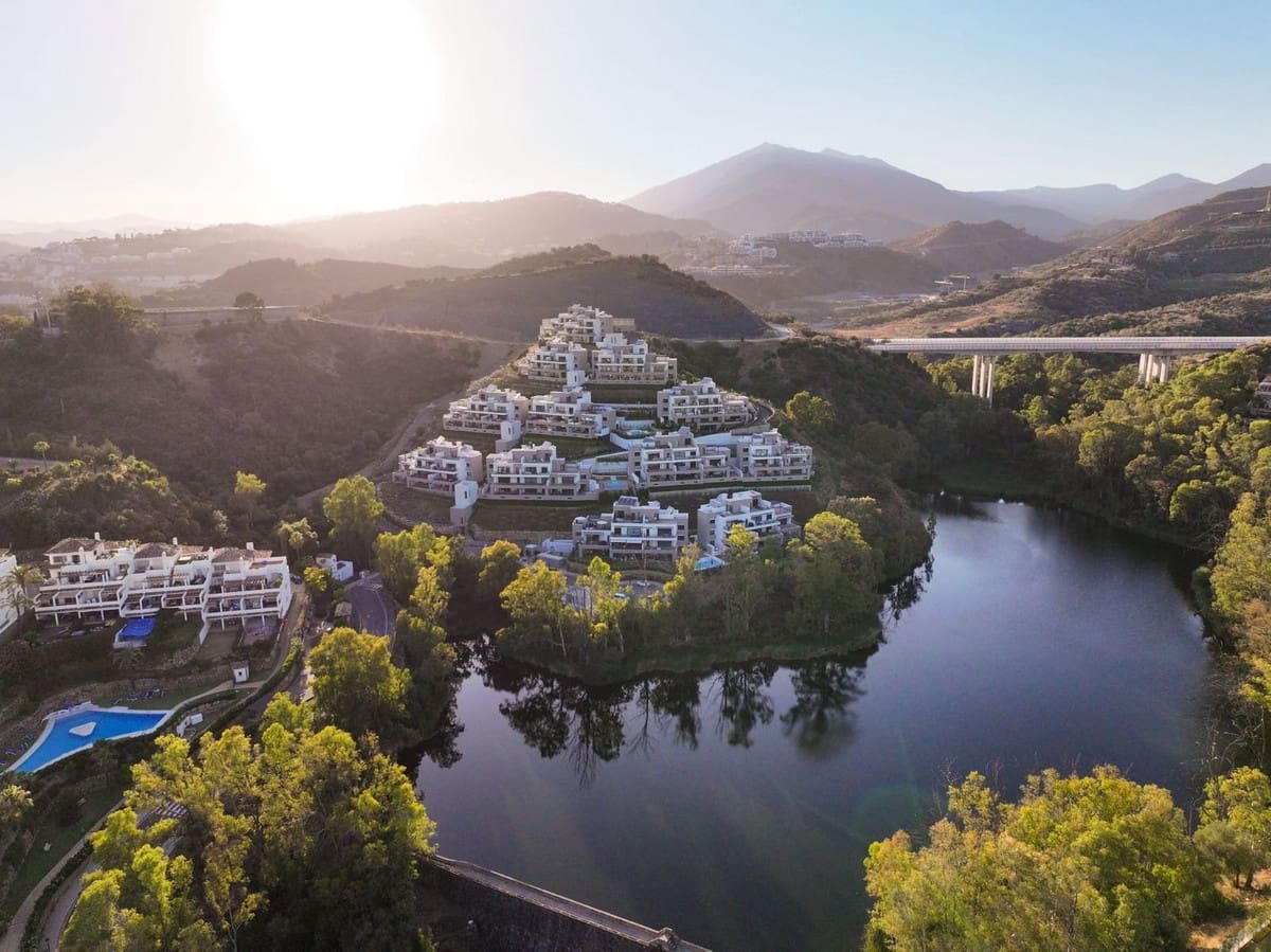 2 soveværelse Lejlighed til leje i Nueva Andalucia med swimmingpool garage - € 4.000 (Ref: 9807534)