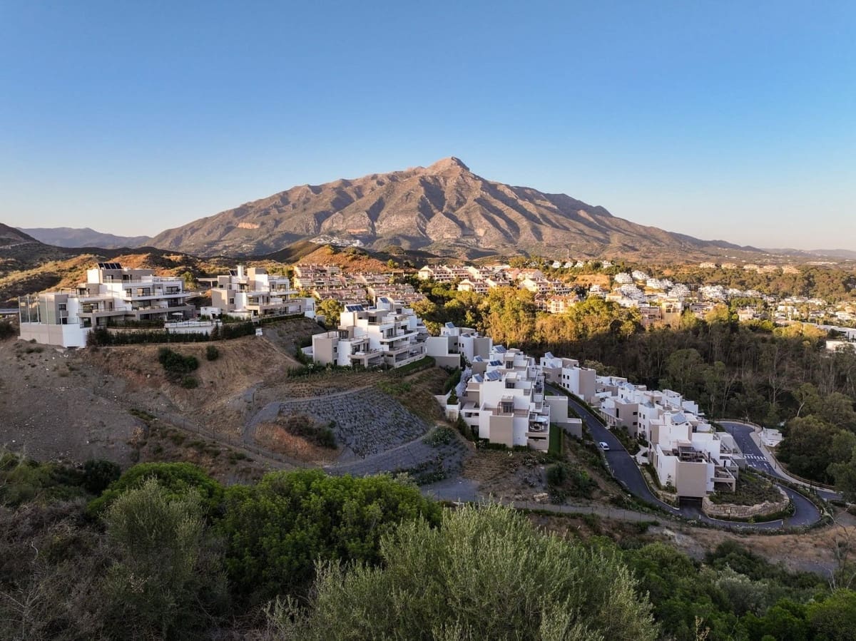 2 soveværelse Lejlighed til leje i Nueva Andalucia med swimmingpool garage - € 4.000 (Ref: 9807534)