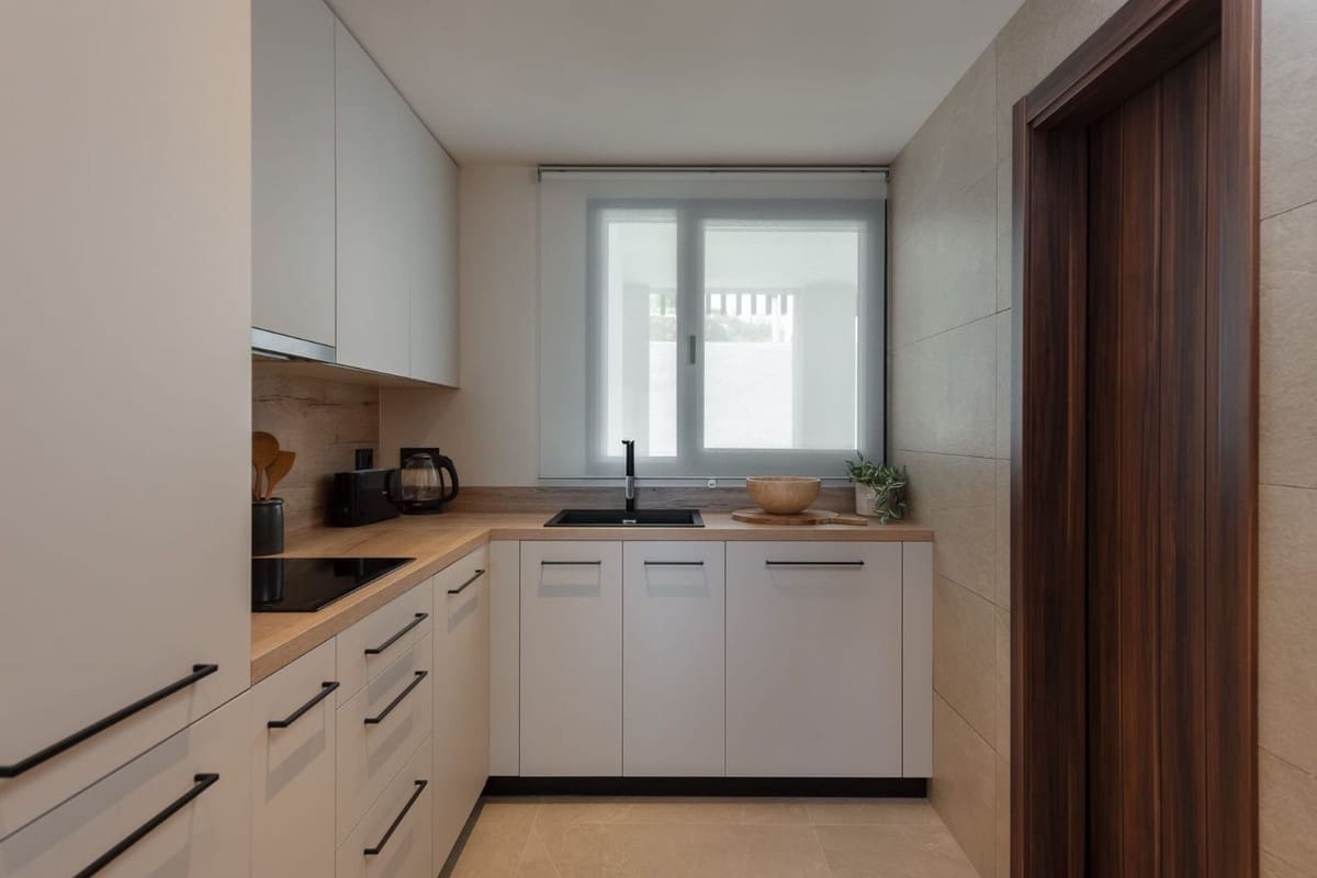 2 soveværelse Lejlighed til leje i Nueva Andalucia med swimmingpool garage - € 4.000 (Ref: 9807534)