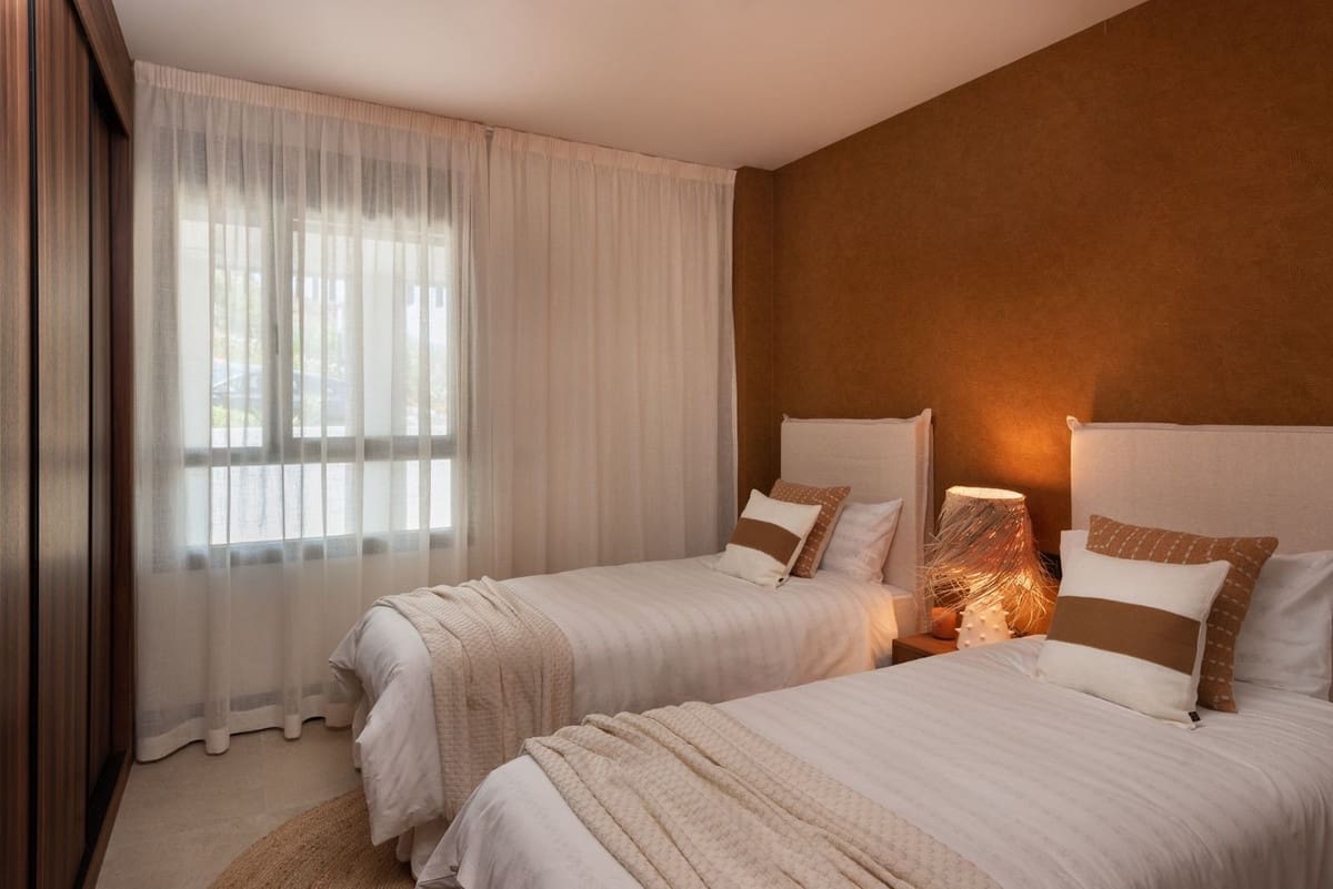 2 soveværelse Lejlighed til leje i Nueva Andalucia med swimmingpool garage - € 4.000 (Ref: 9807534)