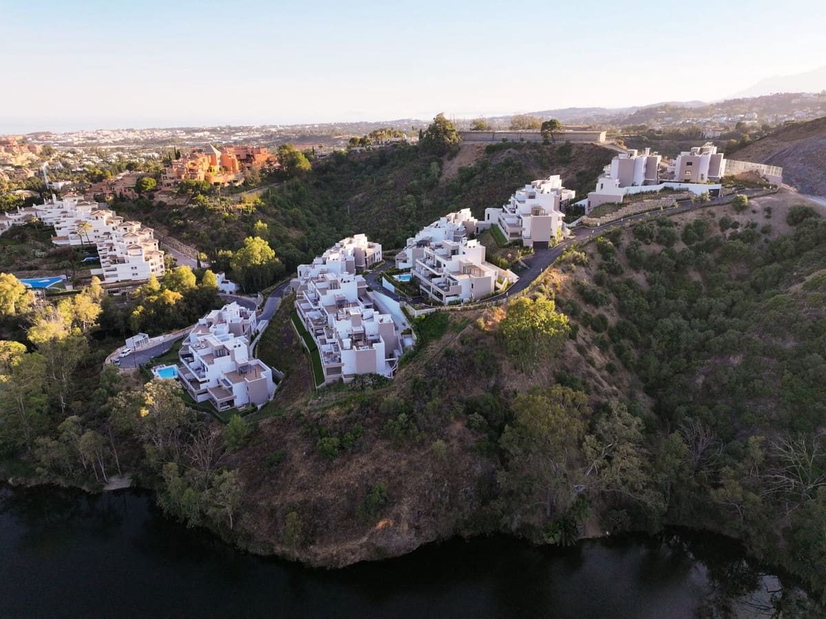 2 soveværelse Lejlighed til leje i Nueva Andalucia med swimmingpool garage - € 4.000 (Ref: 9807534)