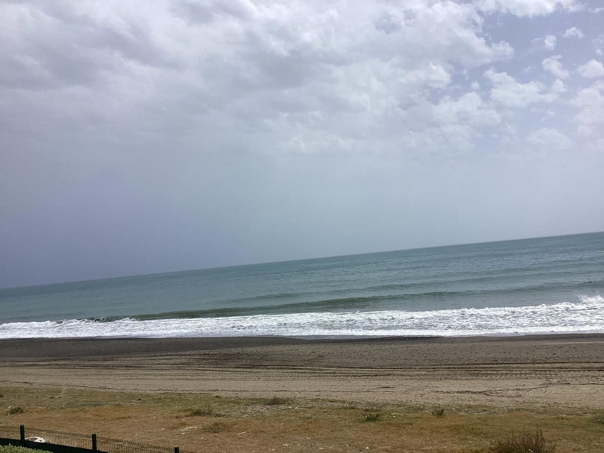 3 Zimmer Apartment zu vermieten in Estepona mit Pool Garage - 2.800 € (Ref: 9810850)