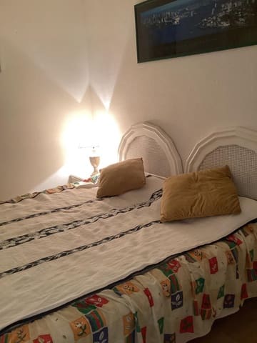 3 Zimmer Apartment zu vermieten in Estepona mit Pool Garage - 2.800 € (Ref: 9810850)