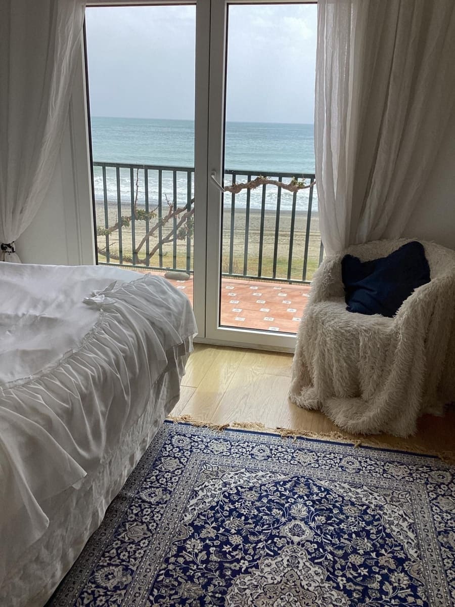 3 Zimmer Apartment zu vermieten in Estepona mit Pool Garage - 2.800 € (Ref: 9810850)