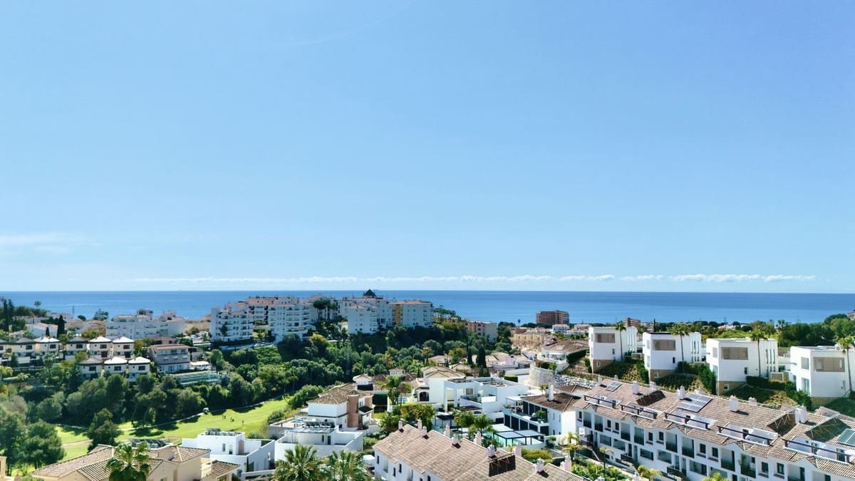 4 Zimmer Ferienhaus in Riviera del Sol mit Pool Garage - 1.750 € (Ref: 9813538)