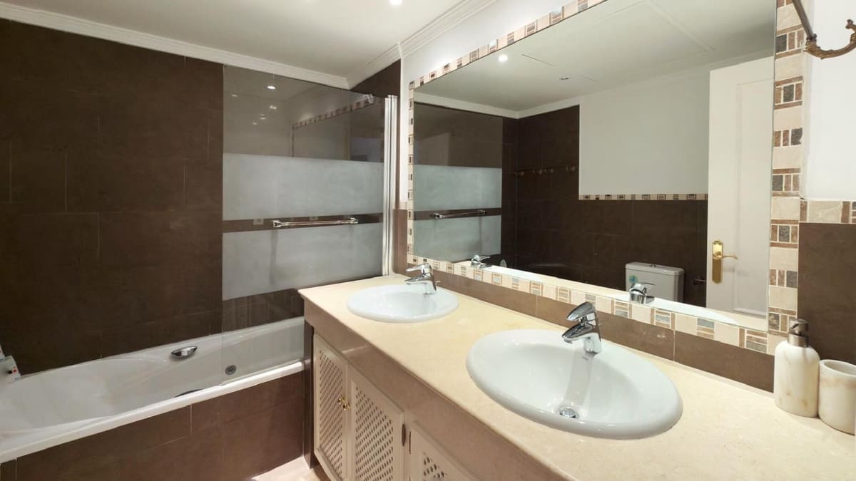 3 quarto Casa em Banda para venda em Malaga cidade com piscina garagem - 895 000 € (Ref: 9815218)