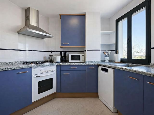 3 sypialnia Apartament na kwatery wakacyjne w San Pedro de Alcantara, Marbella z basenem garażem - 1 750 € (Ref: 9815219)