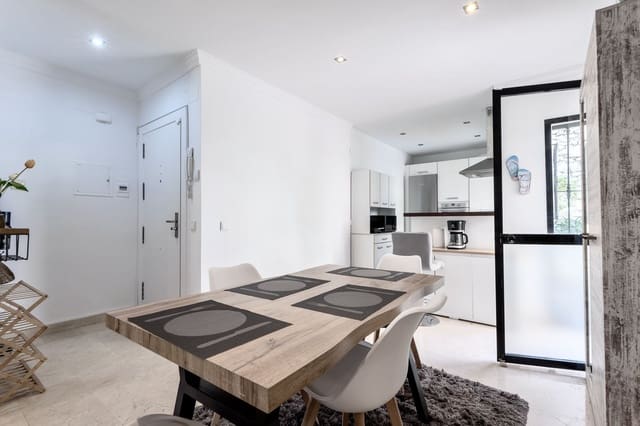 2 soveværelse Lejlighed til leje i La Quinta, Benahavís med swimmingpool garage - € 2.200 (Ref: 9815400)