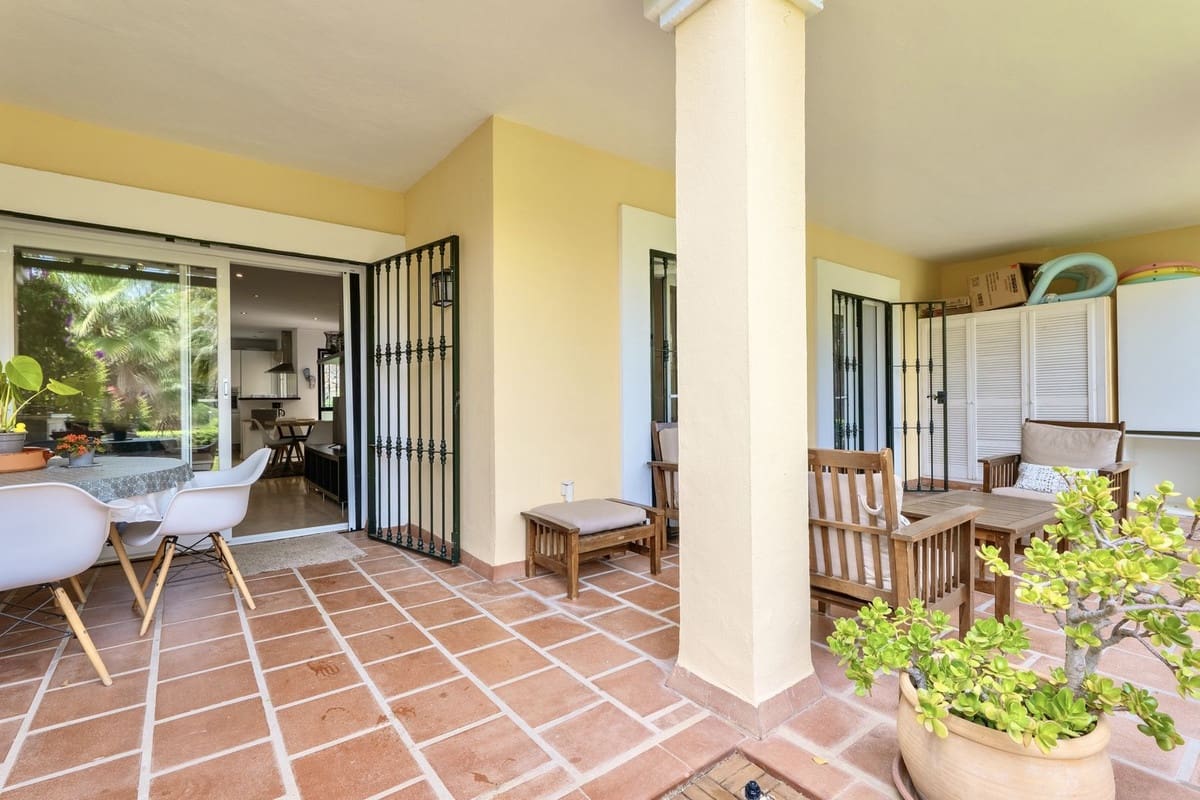 2 soveværelse Lejlighed til leje i La Quinta med swimmingpool garage - € 2.200 (Ref: 9815400)