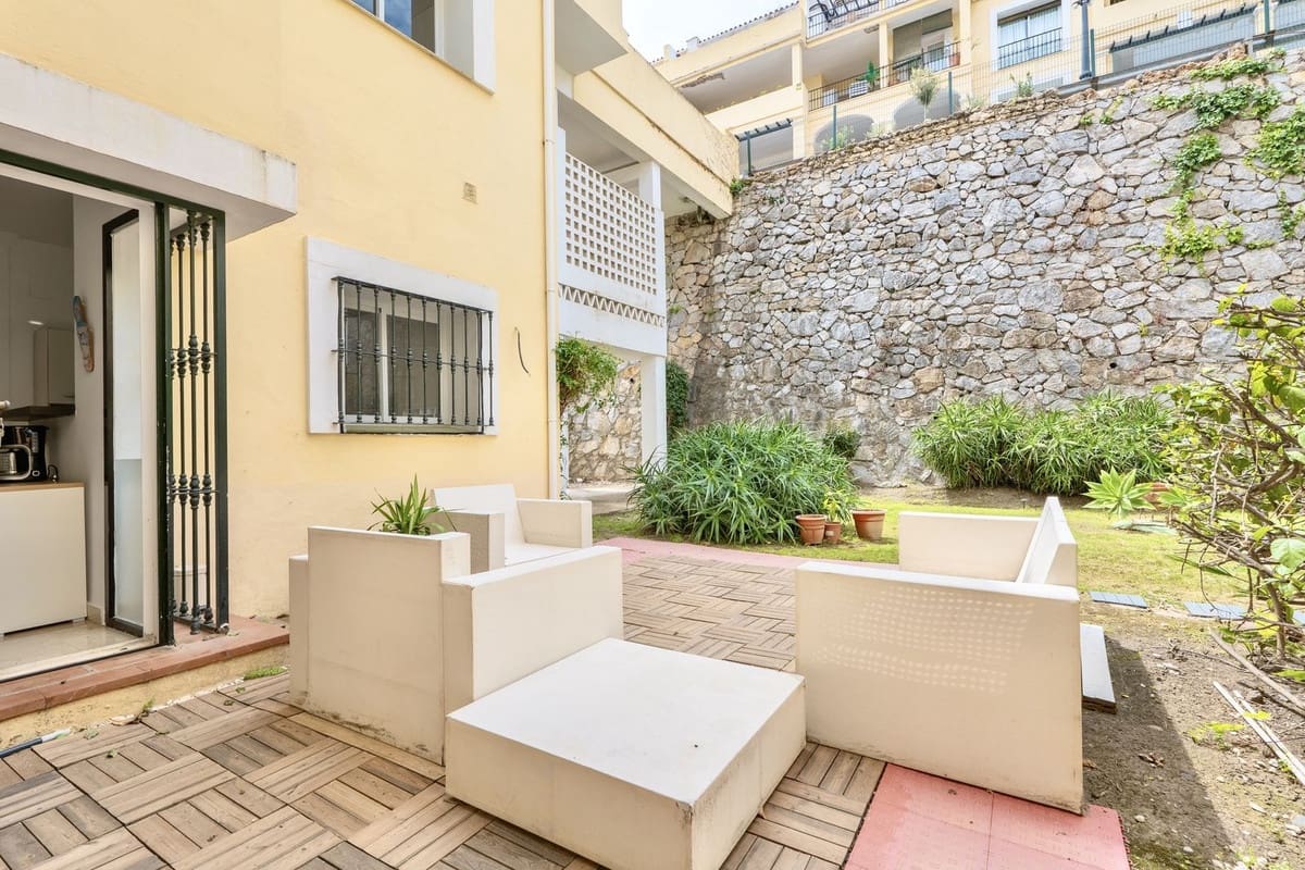 2 soveværelse Lejlighed til leje i La Quinta med swimmingpool garage - € 2.200 (Ref: 9815400)