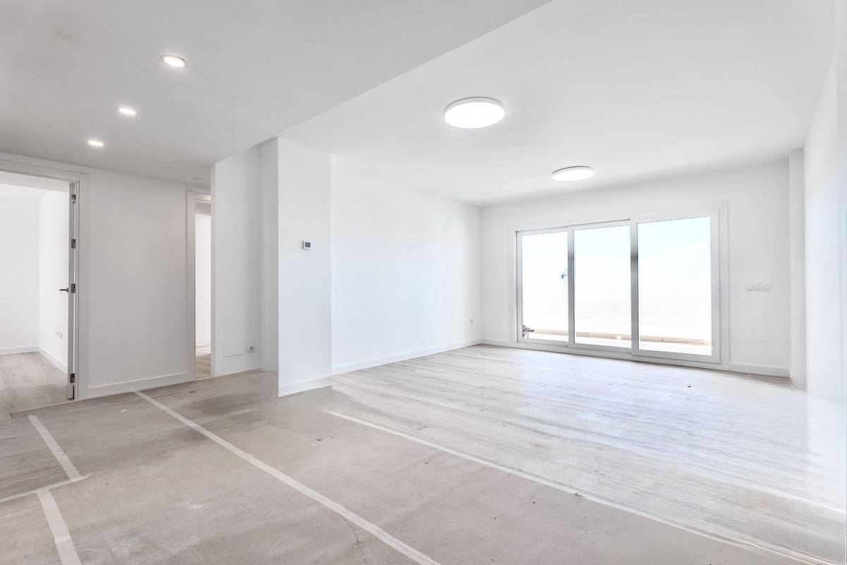 3 Zimmer Apartment zu vermieten in Nueva Andalucia mit Pool Garage - 2.700 € (Ref: 9816772)