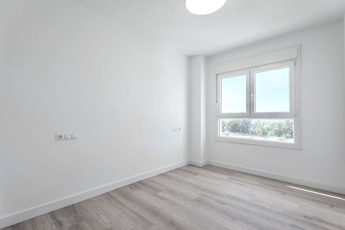 3 Zimmer Apartment zu vermieten in Nueva Andalucia mit Pool Garage - 2.700 € (Ref: 9816772)