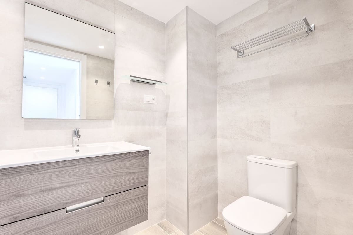 3 Zimmer Apartment zu vermieten in Nueva Andalucia mit Pool Garage - 2.700 € (Ref: 9816772)