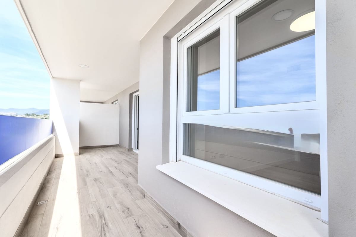 3 Zimmer Apartment zu vermieten in Nueva Andalucia mit Pool Garage - 2.700 € (Ref: 9816772)
