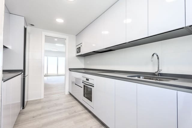 3 Zimmer Apartment zu vermieten in Nueva Andalucia, Marbella mit Pool Garage - 2.700 € (Ref: 9816772)