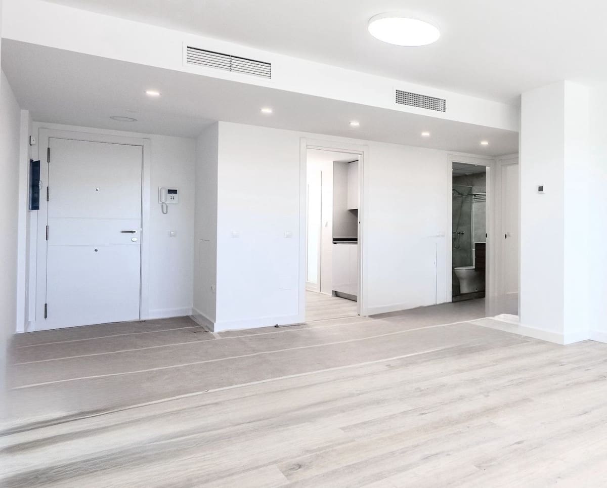 3 Zimmer Apartment zu vermieten in Nueva Andalucia mit Pool Garage - 2.700 € (Ref: 9816772)