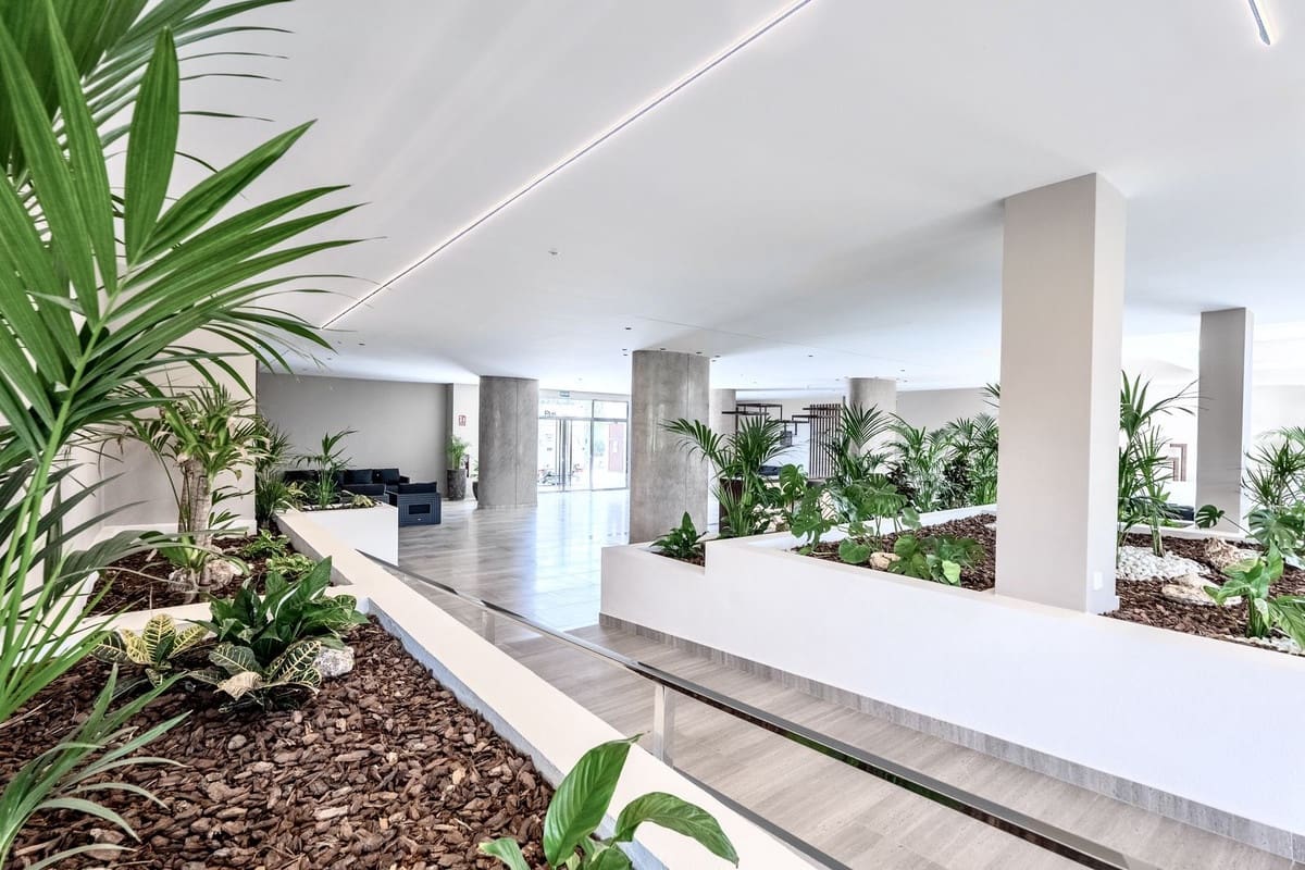 3 Zimmer Apartment zu vermieten in Nueva Andalucia mit Pool Garage - 2.700 € (Ref: 9816772)