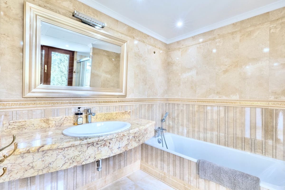 6 camera da letto Villa in vendita in Marbella con piscina garage - 3.290.000 € (Rif: 9816826)