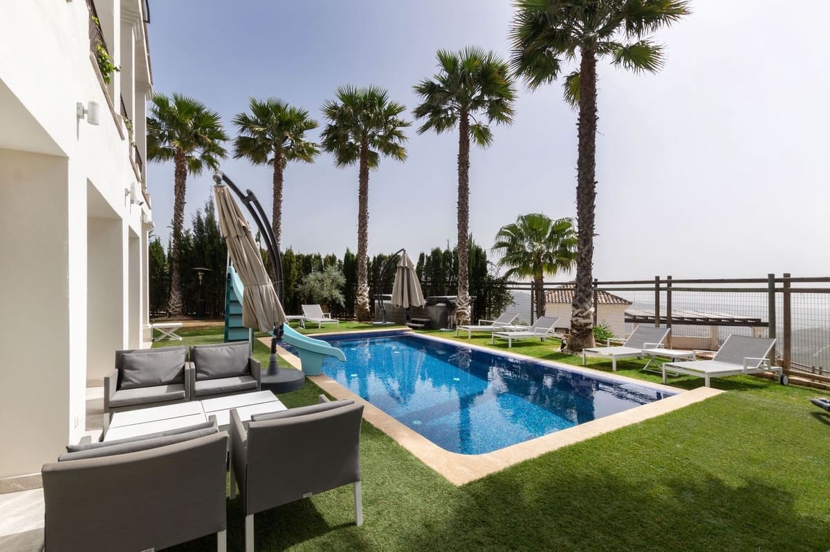 5 bedroom Villa for sale in Benahavis with pool garage - € 2,700,000 (Ref: 9834685)