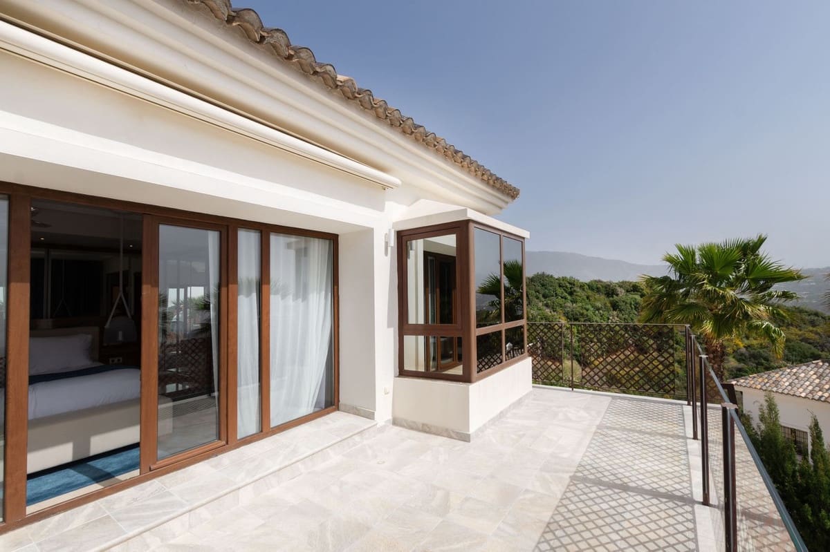 5 bedroom Villa for sale in Benahavis with pool garage - € 2,700,000 (Ref: 9834685)
