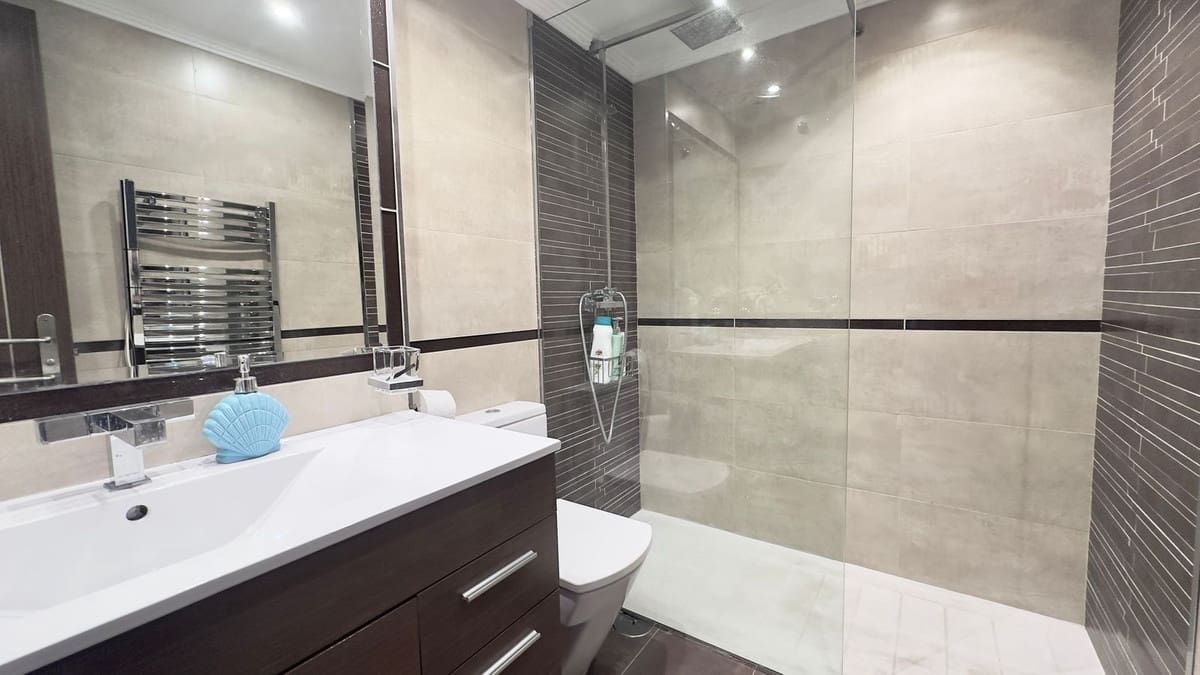   3 soveværelse   ferieLejlighed i Puerto Banus   med   swimmingpool  garage  - € 3.850 (Ref: 9838449)