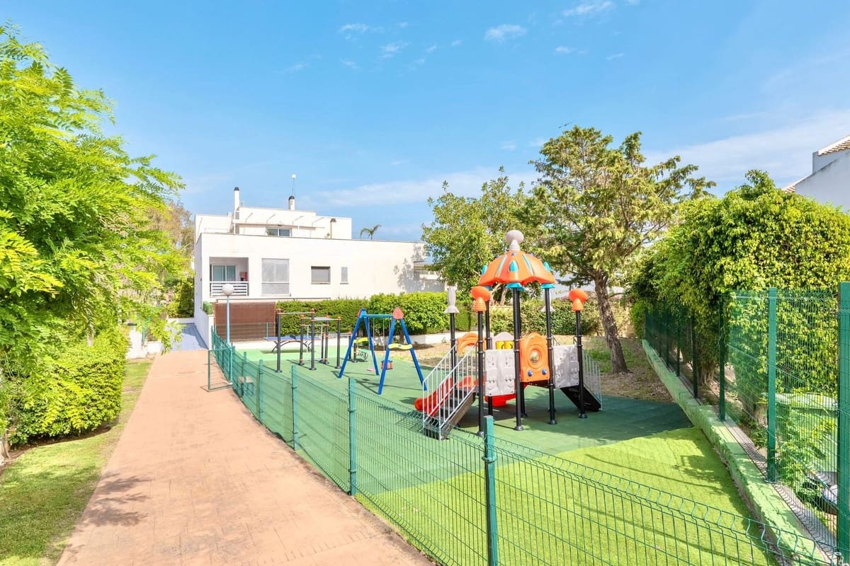   3 soveværelse   ferieLejlighed i Puerto Banus   med   swimmingpool  garage  - € 3.850 (Ref: 9838449)
