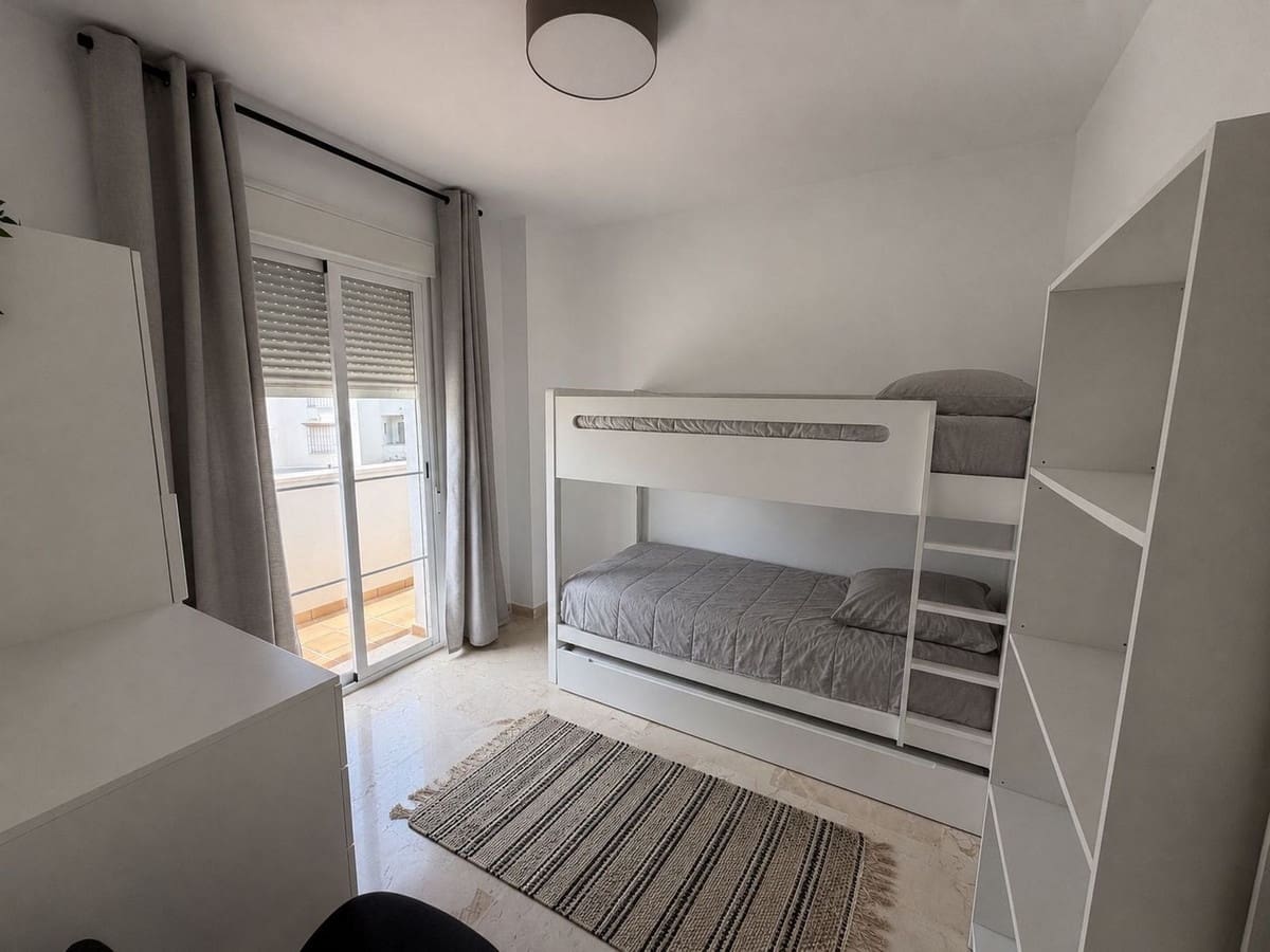 3 soveværelse Penthouse til salg i Manilva med swimmingpool garage - € 385.000 (Ref: 10140019)