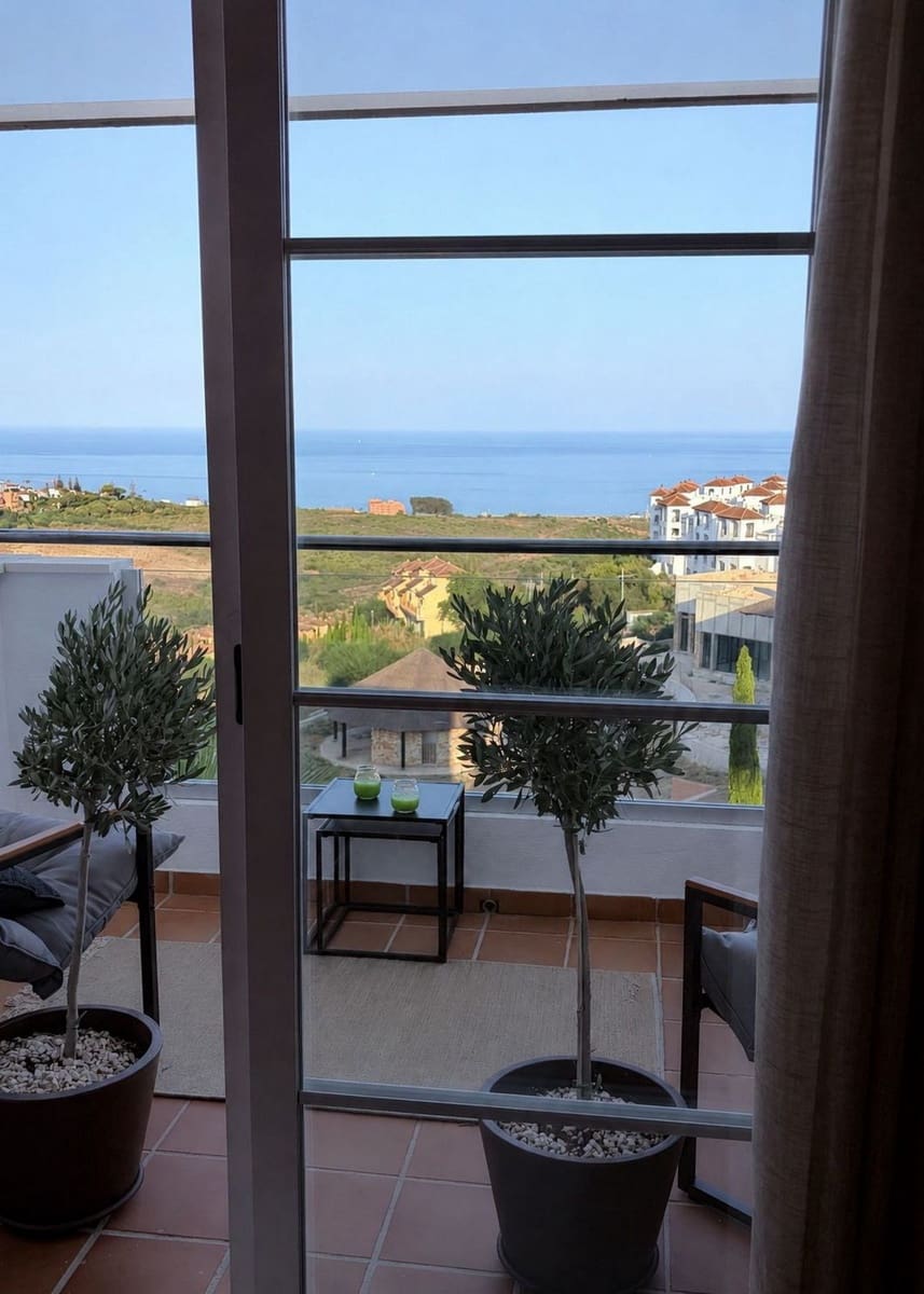 3 soveværelse Penthouse til salg i Manilva med swimmingpool garage - € 385.000 (Ref: 10140019)