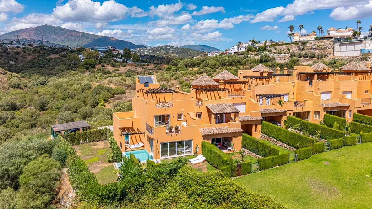 4 sovrum Hus till salu i Benahavis med pool garage - 1 295 000 € (Ref: 10140022)