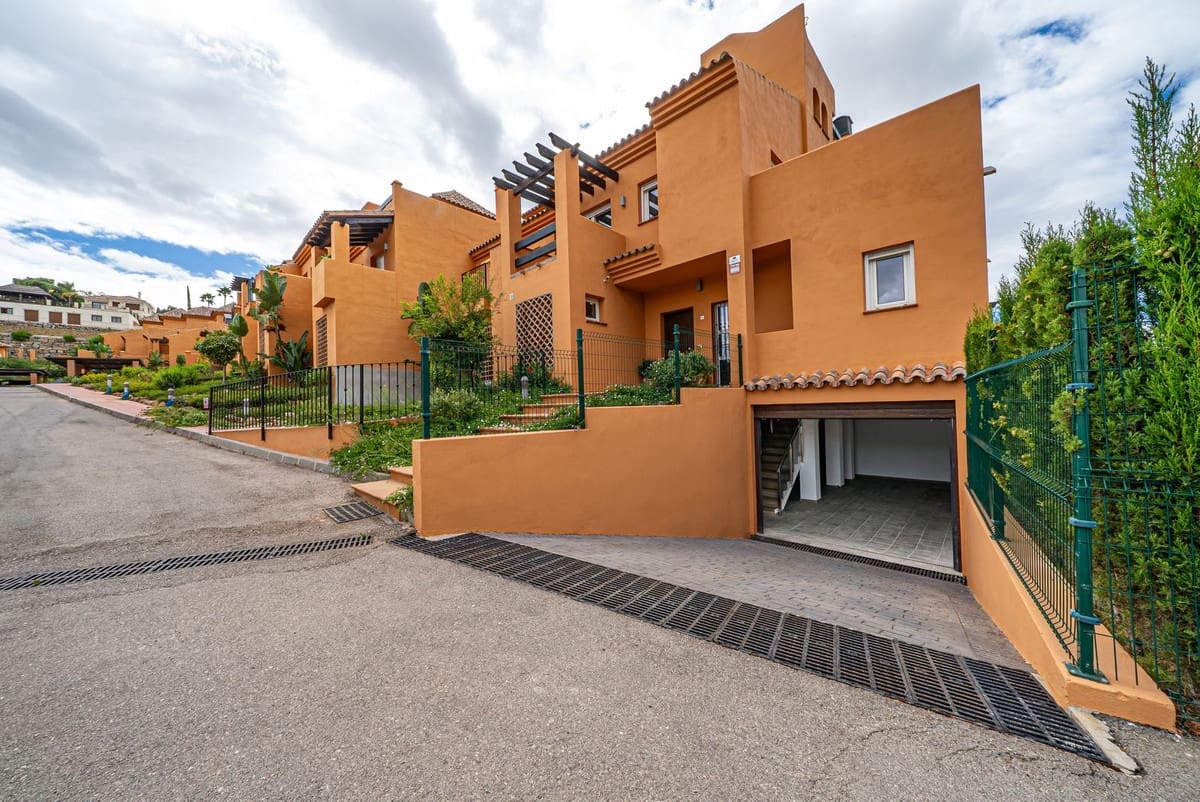 4 sovrum Hus till salu i Benahavis med pool garage - 1 295 000 € (Ref: 10140022)